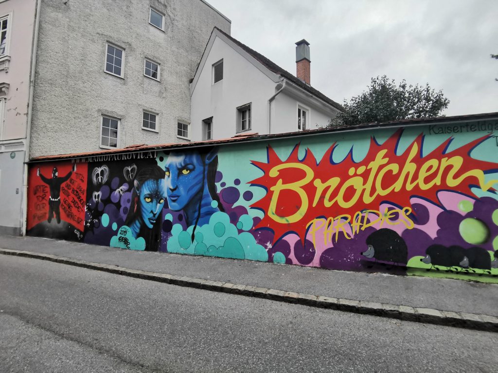 Street Art Tour and Irish Pub  